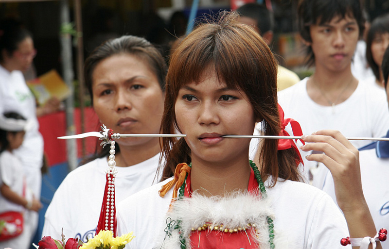Шокирующая Азия: Фестиваль Вегетарианцев в Таиланде