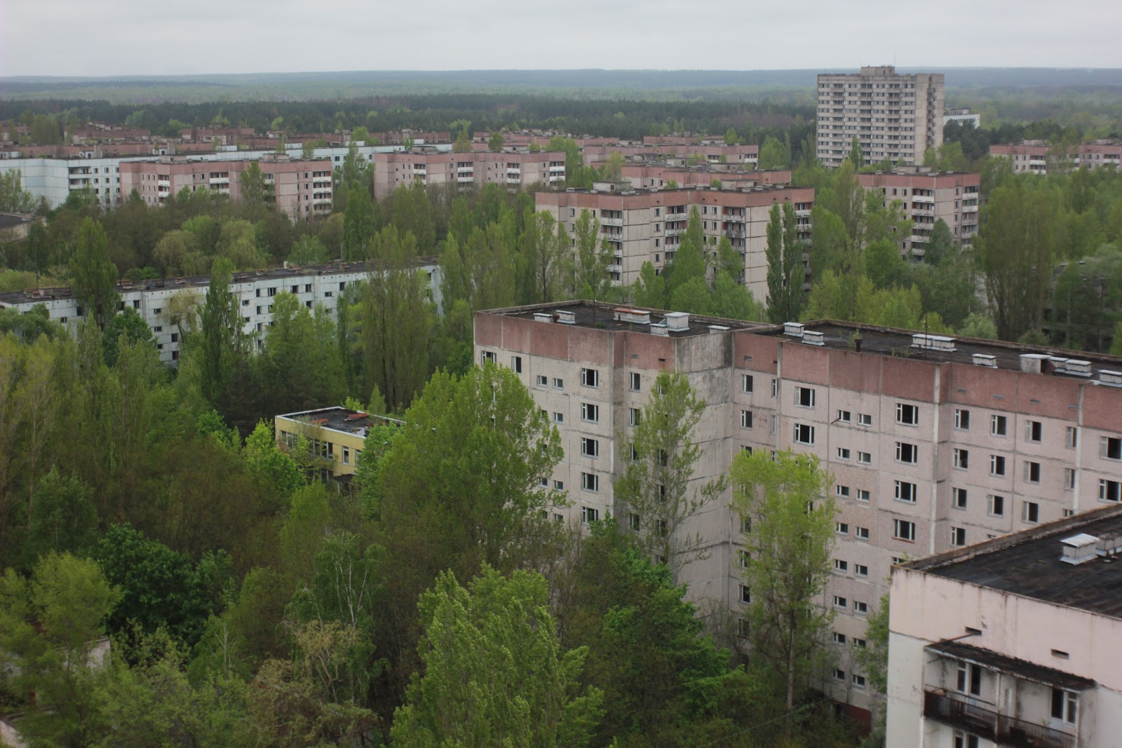 Поход в Припять и Чернобыль нелегально: реальный обзор от сталкера