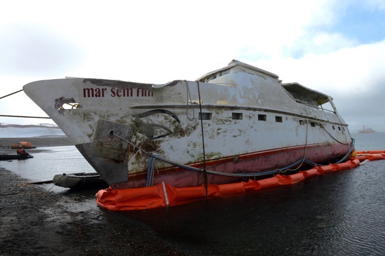История крушения бразильской яхты Mar Sem Fim в Антарктид