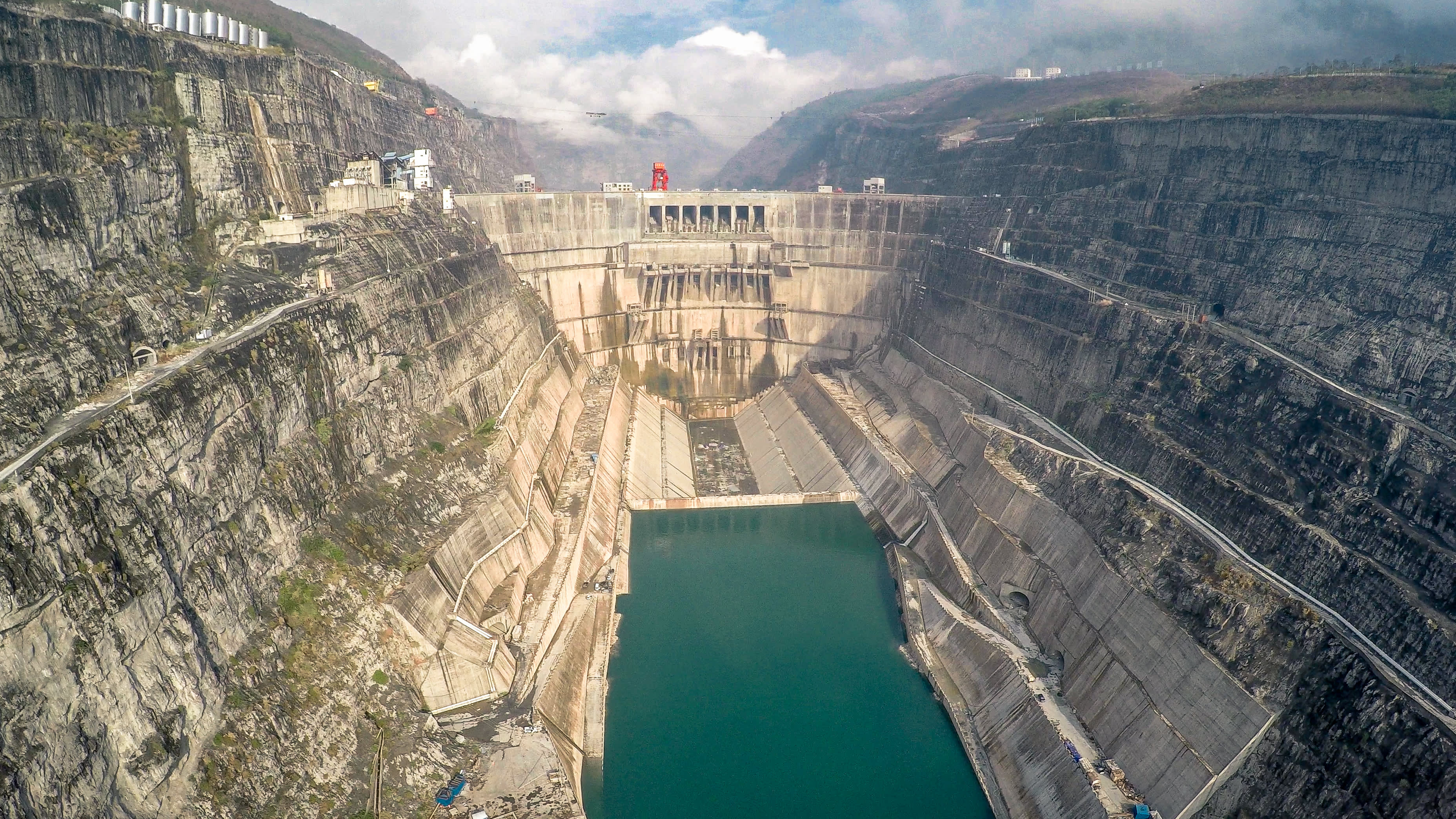5 самых высоких плотин в мире в 2022 году |  самые высокие ГЭС и дамбы