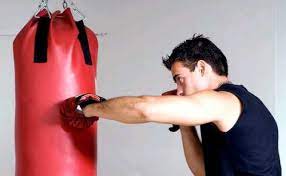 Как правильно тренироваться с боксерской грушей?