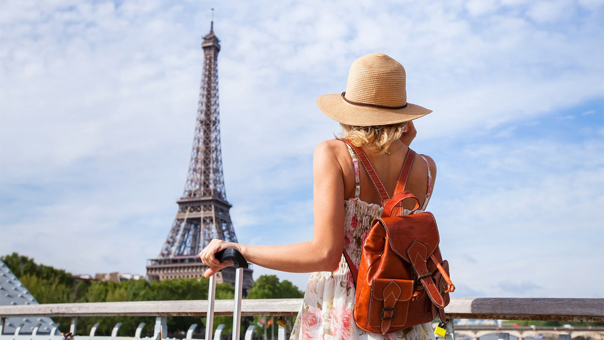 Франция разрешила россиянам оформление туристических виз