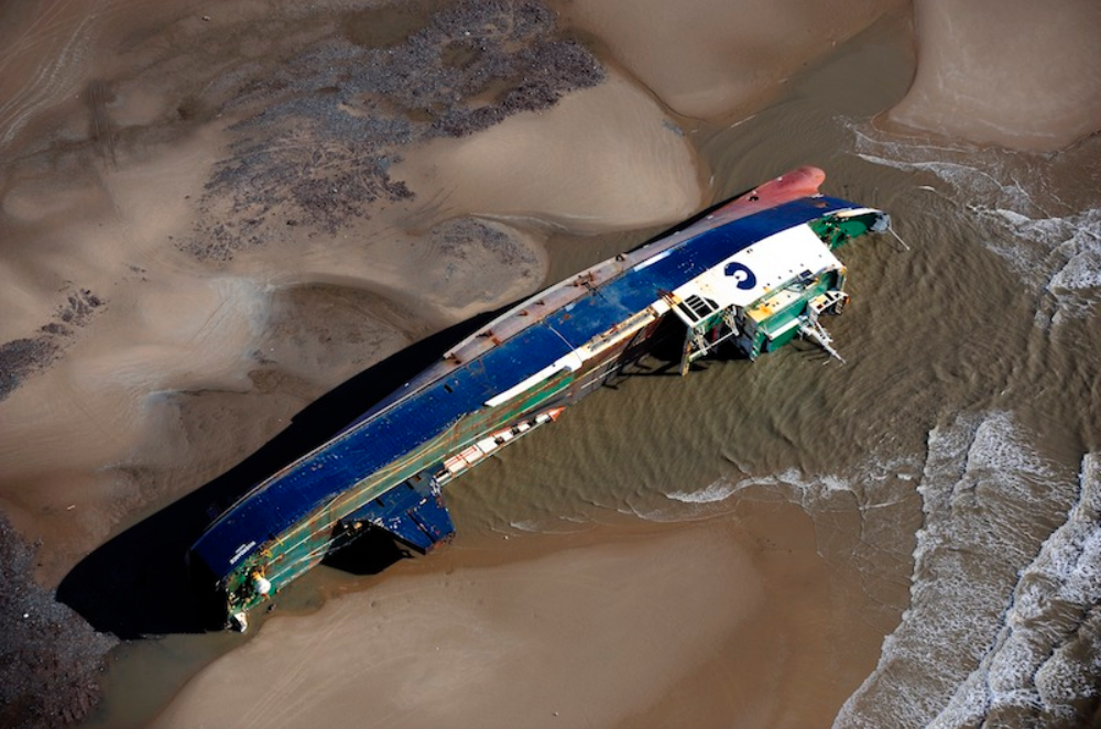 Знаменитое судно Riverdance, севшее на мель в Blackpool
