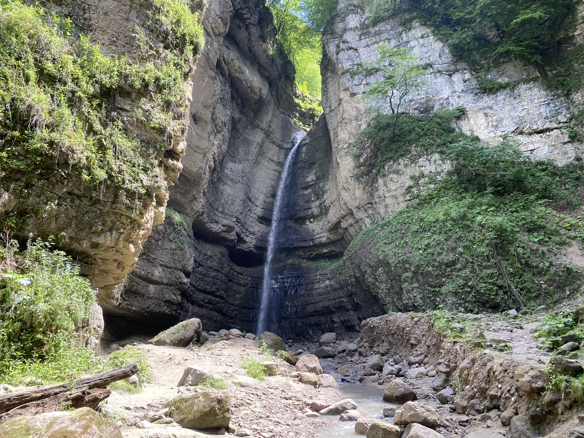 Чегемские водопады — что посмотреть и стоит ли вообще сюда ехать?