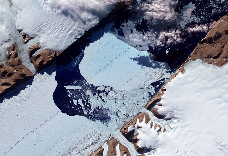 Голубая река в Гренландии и Ледник Петермана