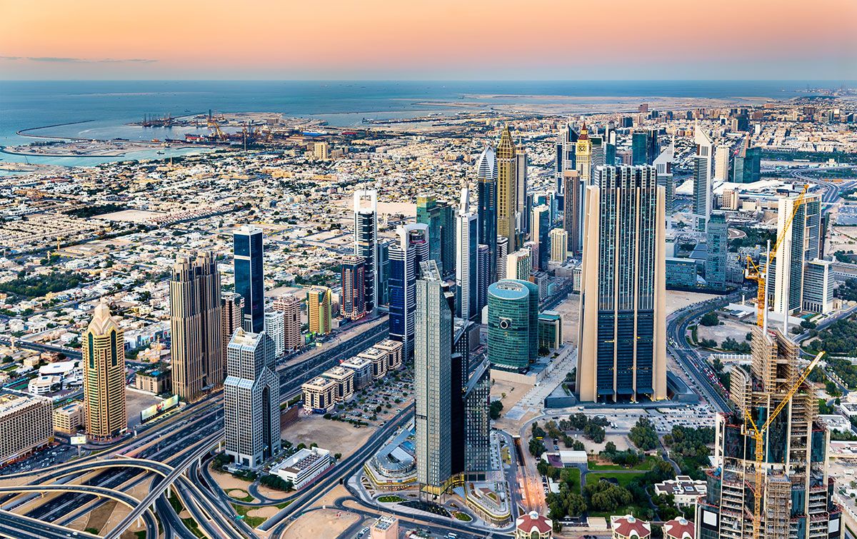 Покупка недвижимости в ОАЭ: кто и когда должен платить комиссию риелтору