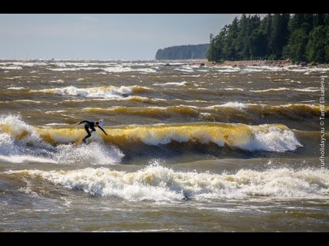 Лови волну: где покататься на серфинге в России