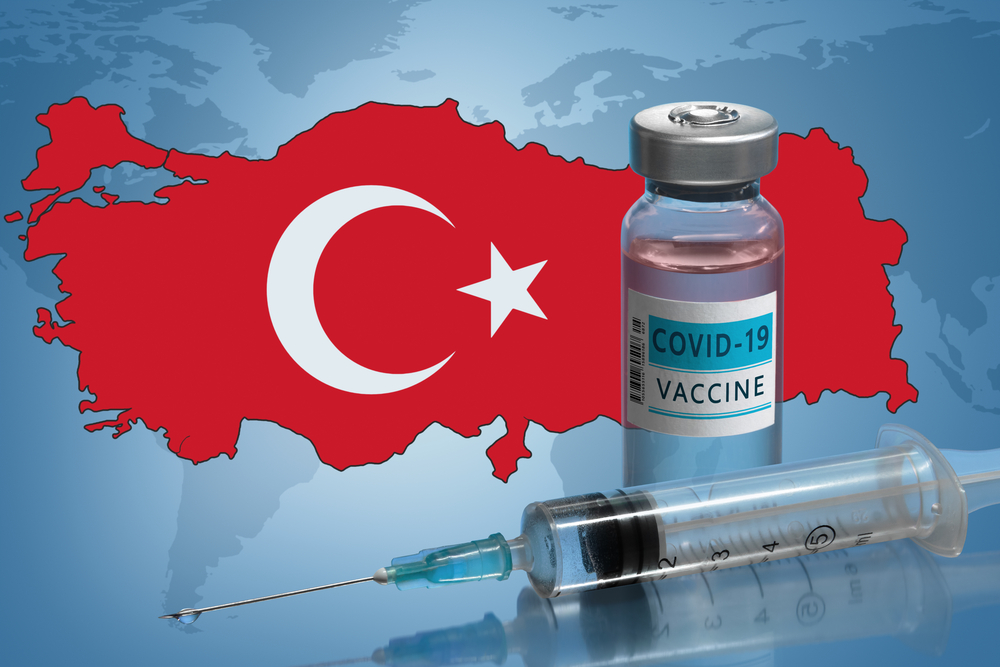 Россияне смогут прививаться иностранными вакцинами в Турции