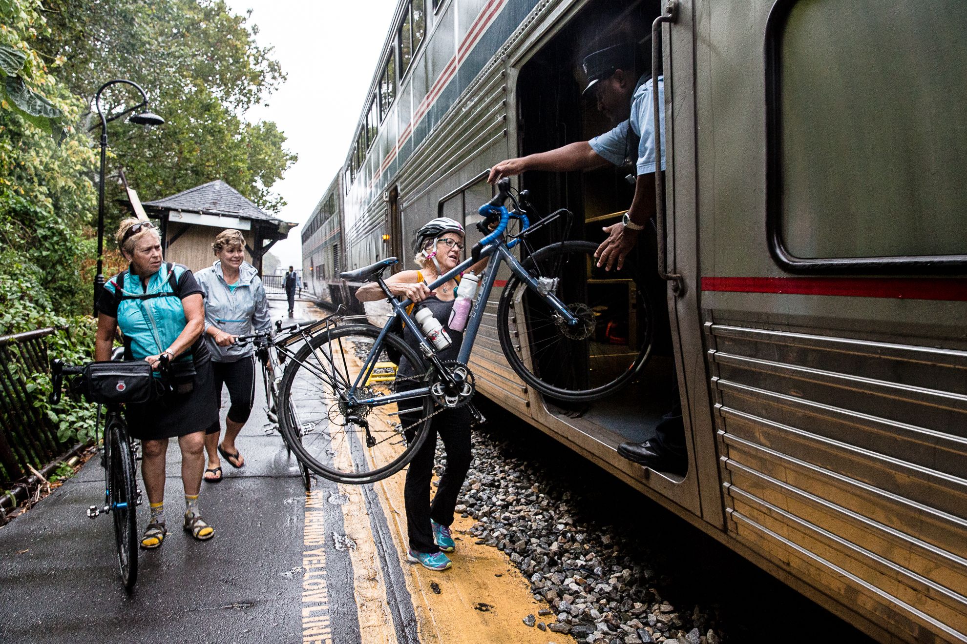 Особенности перевозки велосипедов в поездах и самолётах
